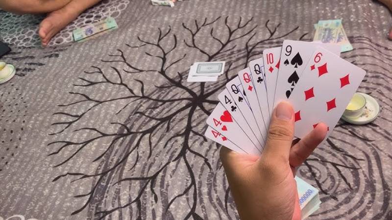 Đánh Phỏm kín bài là gì?