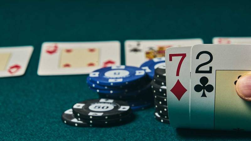 Vai trò của position trong chiến thuật semi-bluff